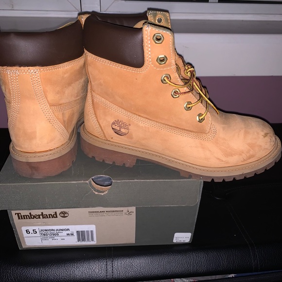 Worn Youth Construction style Timberland size 6.5 - Picture 3 of 6